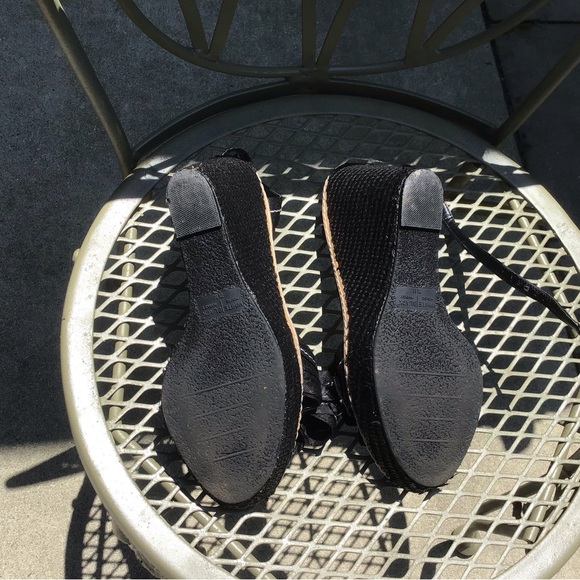 White House|Black Market sandals, 7.5M great condition.